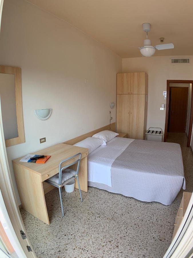 Hotel Sorriso Brenzone sul Garda Exterior photo