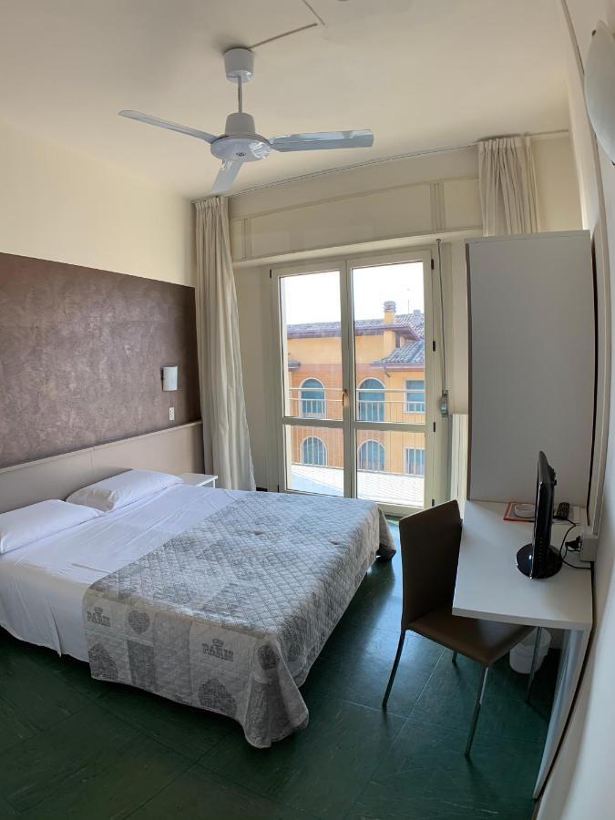 Hotel Sorriso Brenzone sul Garda Exterior photo