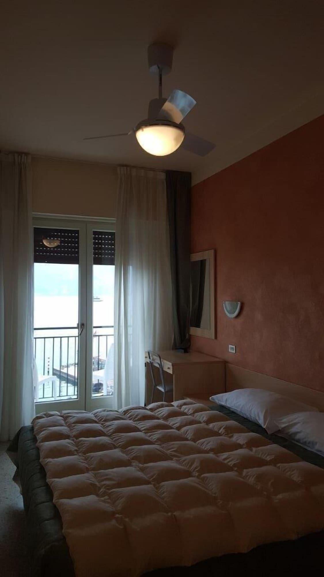 Hotel Sorriso Brenzone sul Garda Exterior photo