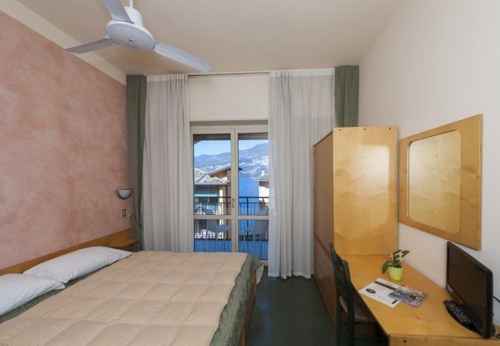 Hotel Sorriso Brenzone sul Garda Exterior photo