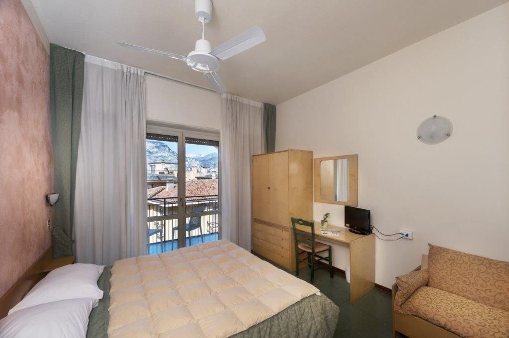 Hotel Sorriso Brenzone sul Garda Exterior photo