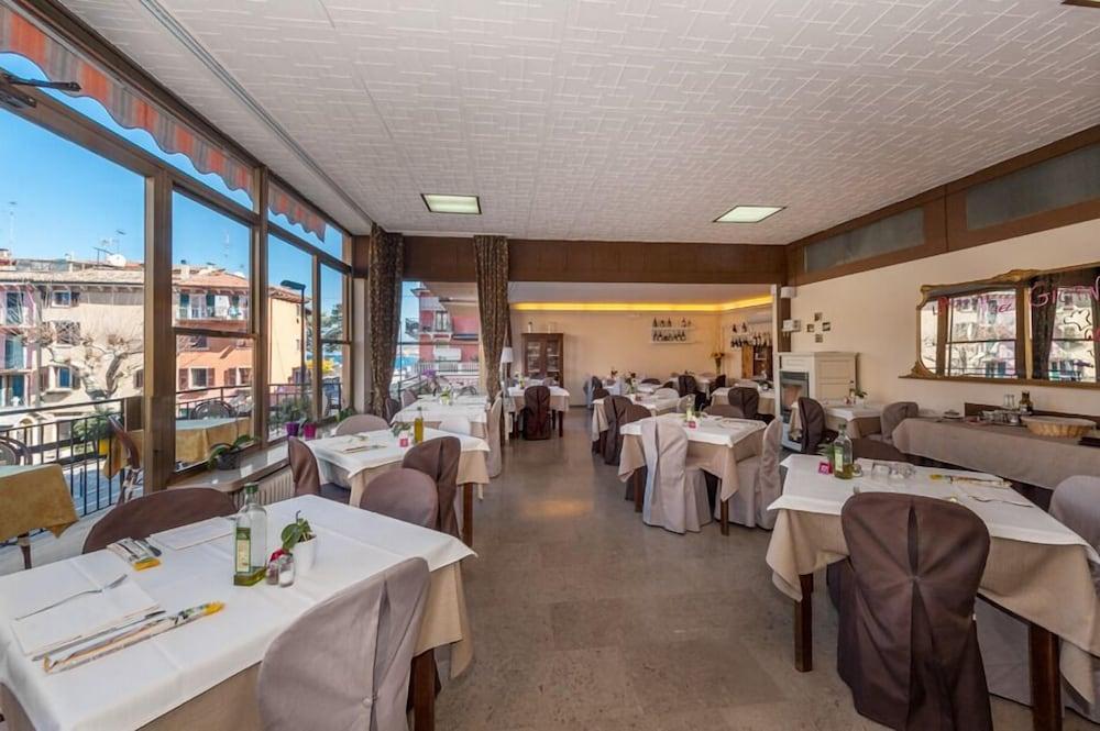 Hotel Sorriso Brenzone sul Garda Exterior photo