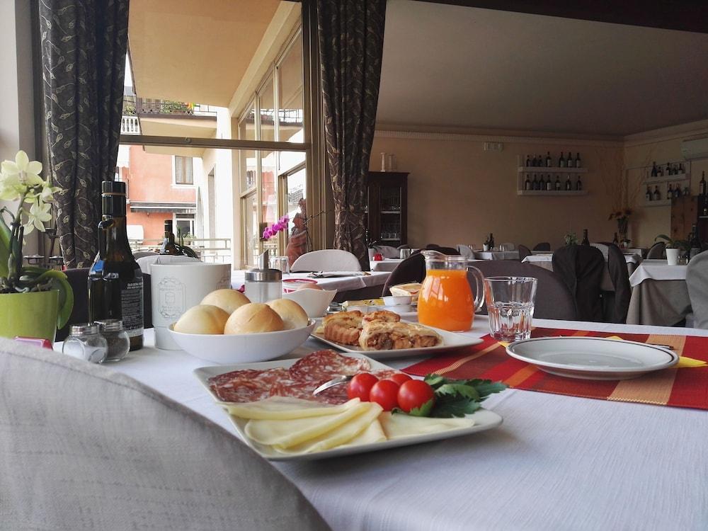 Hotel Sorriso Brenzone sul Garda Exterior photo