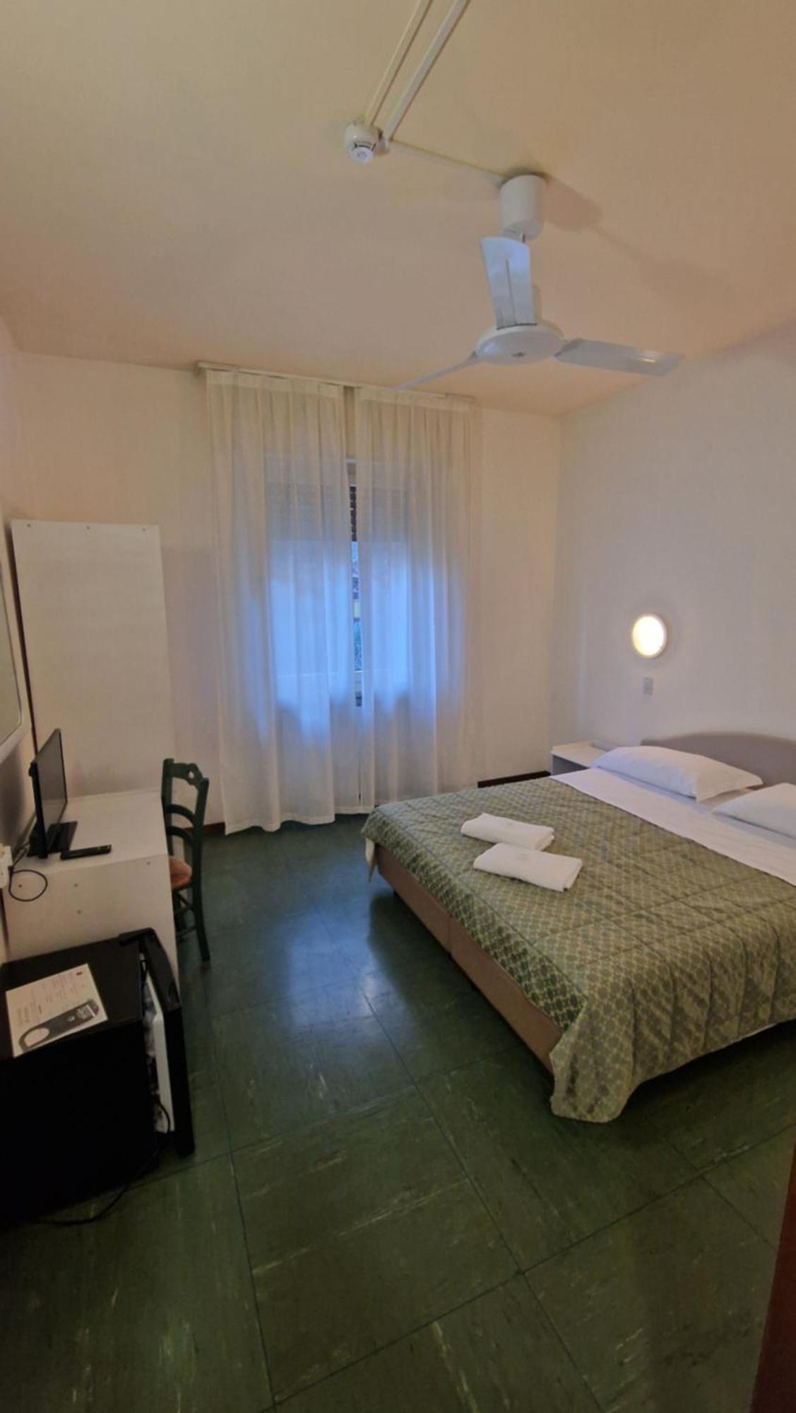 Hotel Sorriso Brenzone sul Garda Exterior photo