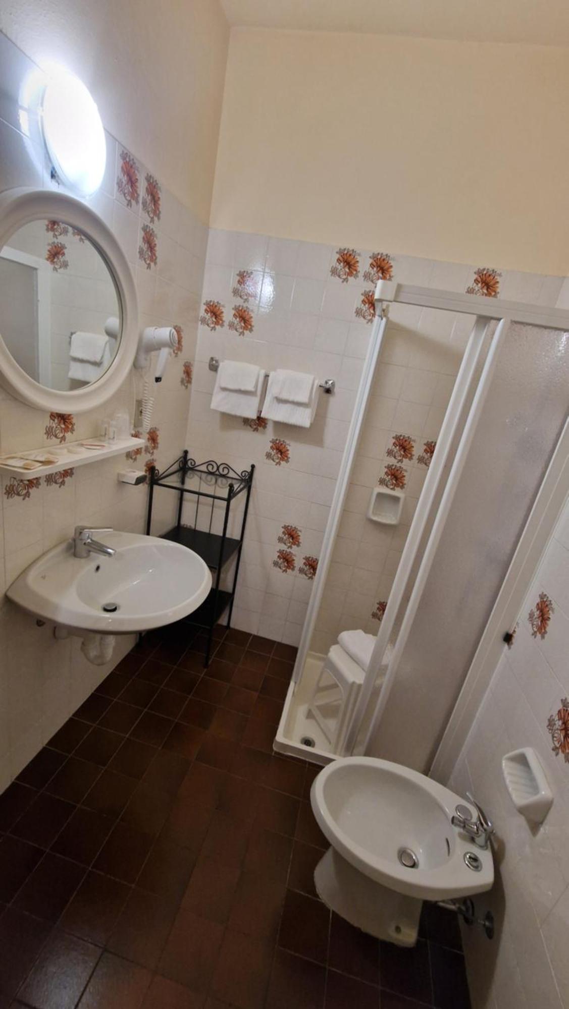Hotel Sorriso Brenzone sul Garda Exterior photo