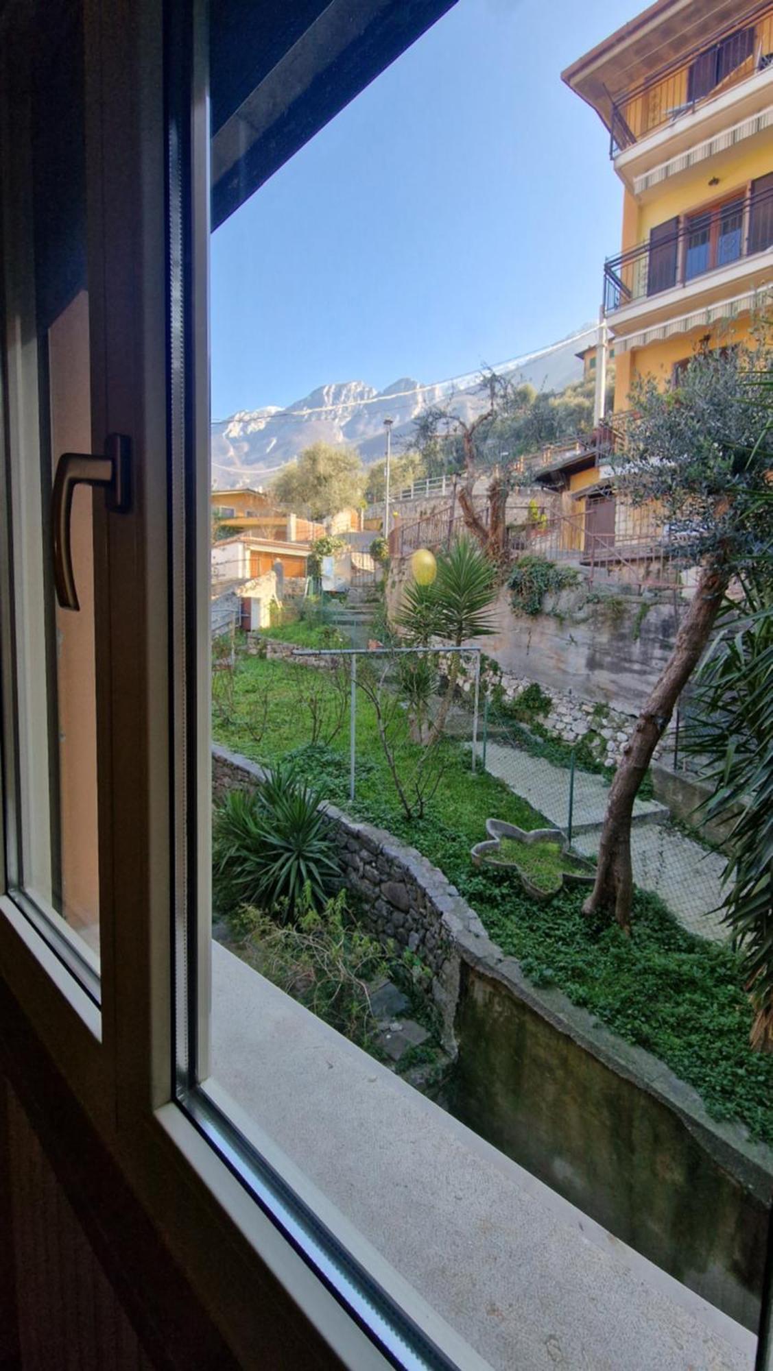 Hotel Sorriso Brenzone sul Garda Exterior photo