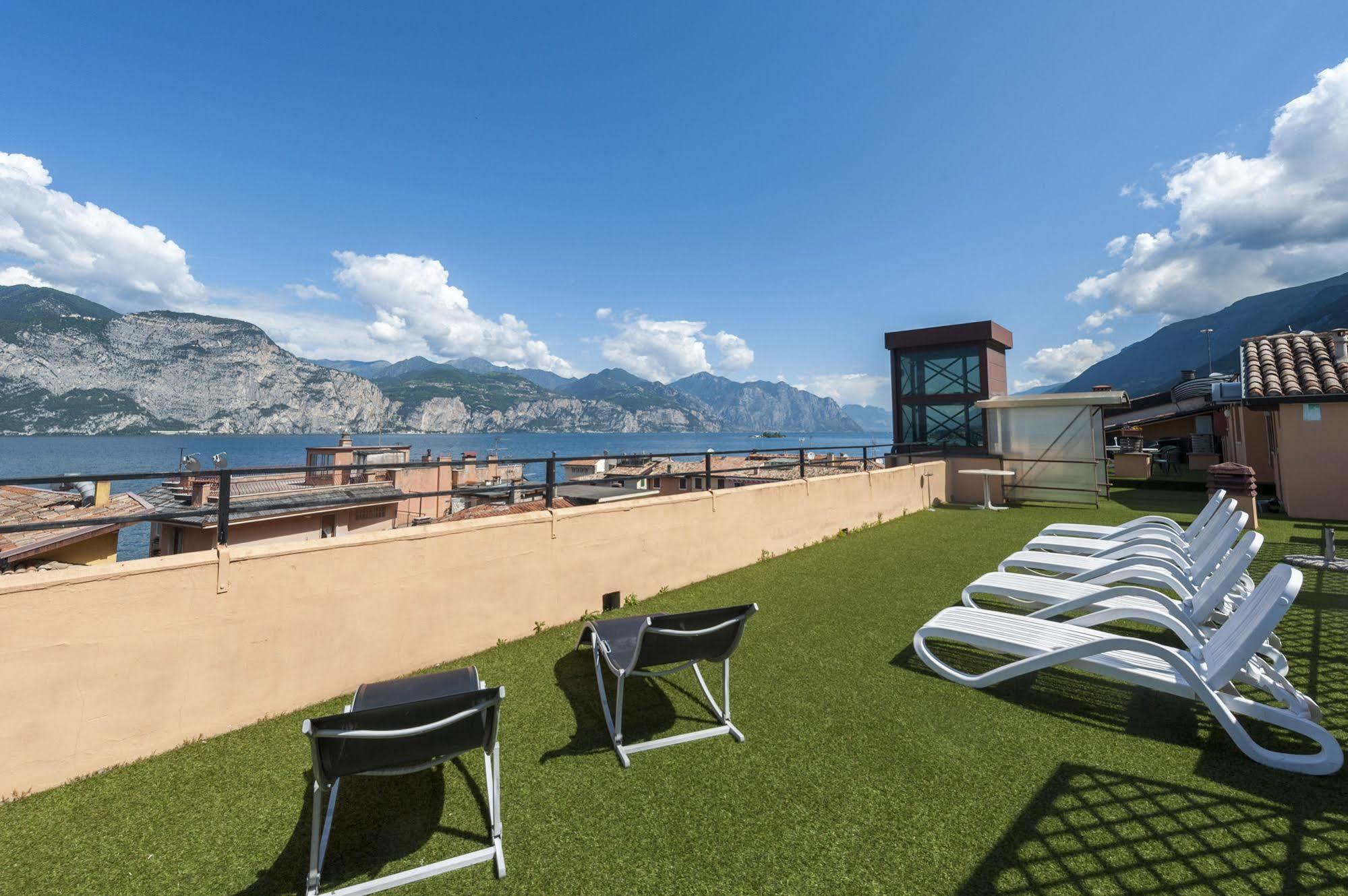 Hotel Sorriso Brenzone sul Garda Exterior photo