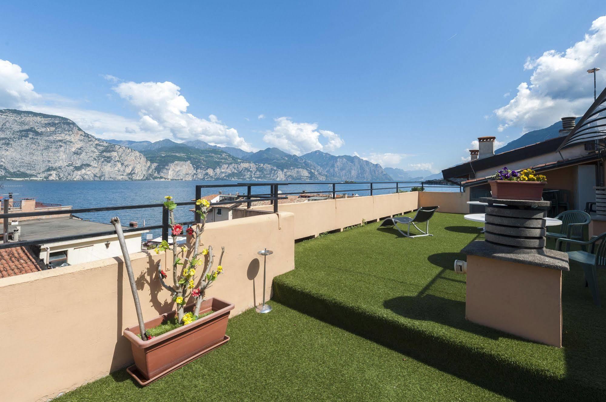 Hotel Sorriso Brenzone sul Garda Exterior photo