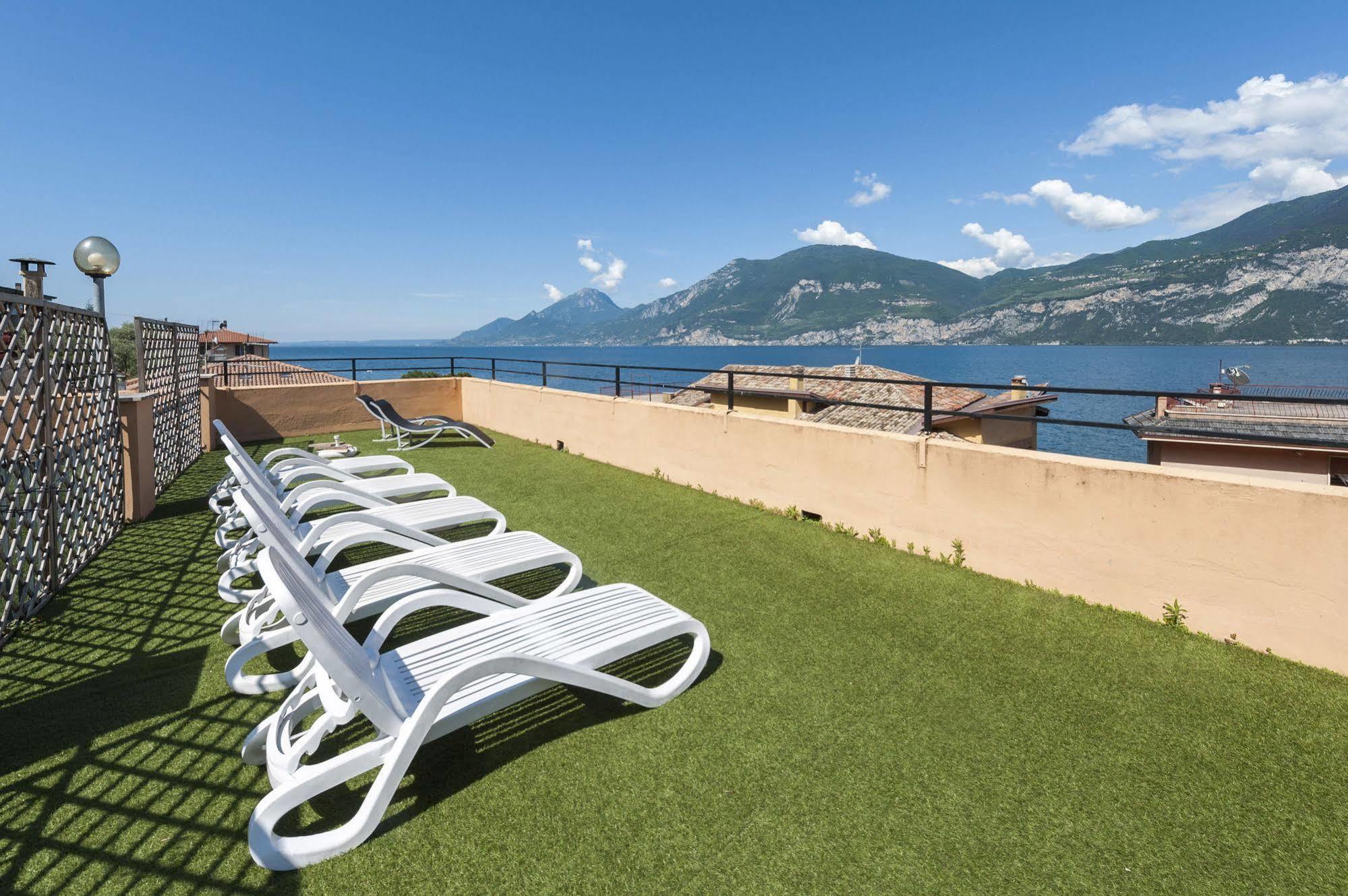 Hotel Sorriso Brenzone sul Garda Exterior photo